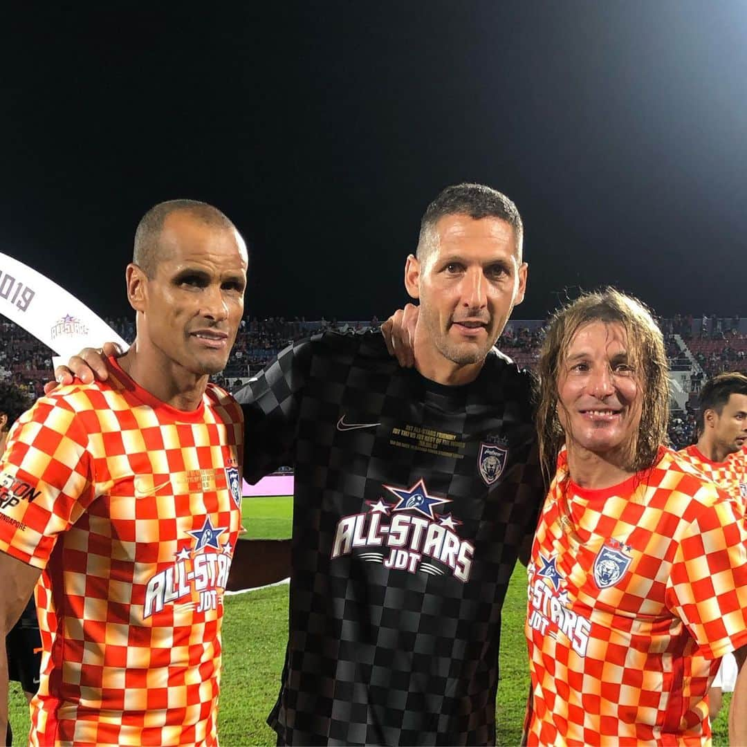 マルコ・マテラッツィさんのインスタグラム写真 - (マルコ・マテラッツィInstagram)「Charity match in Johor #johor #johorbahru #jdtallstars #rivaldo #Caniggia」7月1日 1時53分 - marcomaterazzi