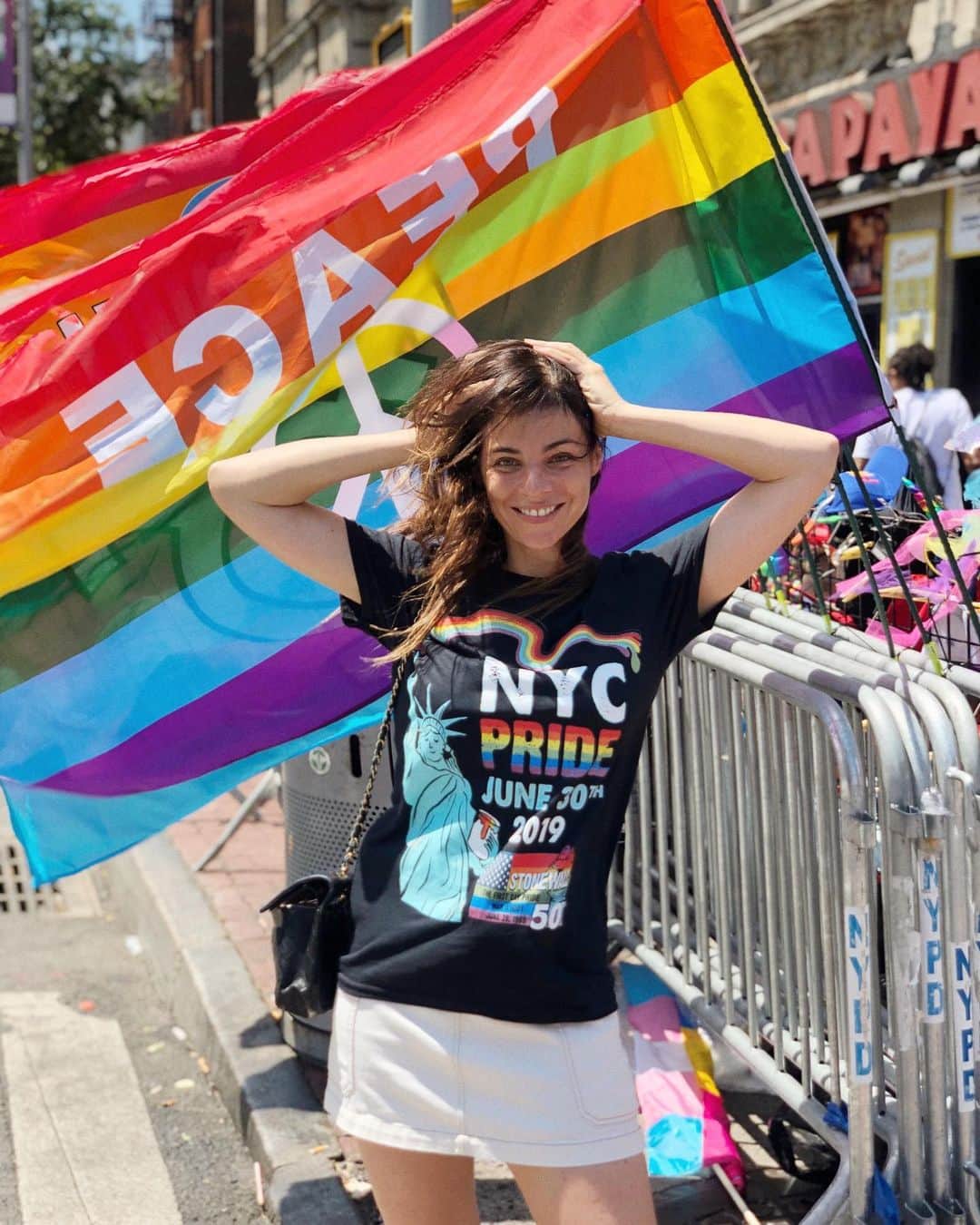 ジュリア・レストイン・ロイトフェルドさんのインスタグラム写真 - (ジュリア・レストイン・ロイトフェルドInstagram)「In the end it’s all about #LOVE! Happy World Pride Everyone! Happy World Pride New York! #loveislove #worldpridenyc2019 🌈 😘」7月1日 1時56分 - juliarestoinroitfeld