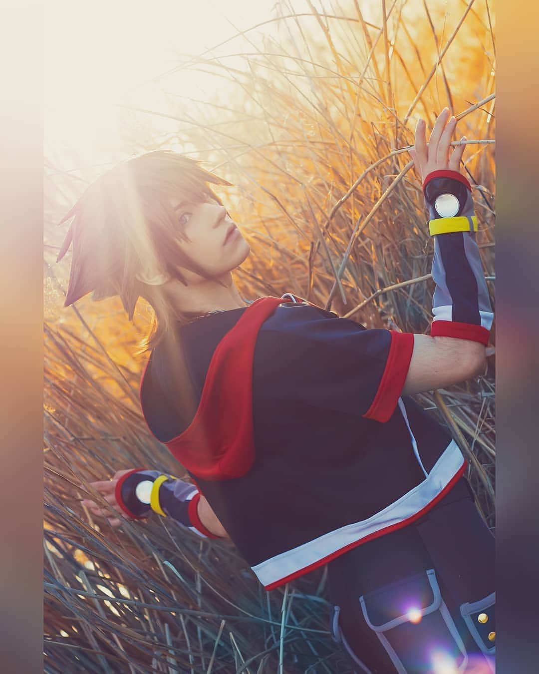Geheさんのインスタグラム写真 - (GeheInstagram)「made a quick pool on Twitter to know photos of which character you guys wanted to see more photos of, and Sora won! So here's some last pics of my most recent shoot! I love soft backlight pics ✨ 📷 By @reinoharu.ph  #KingdomHearts3 #KH3 #Cosplay #Sora #SoraCosplay #SquareEnix #Geheichou」7月1日 1時57分 - geheichou