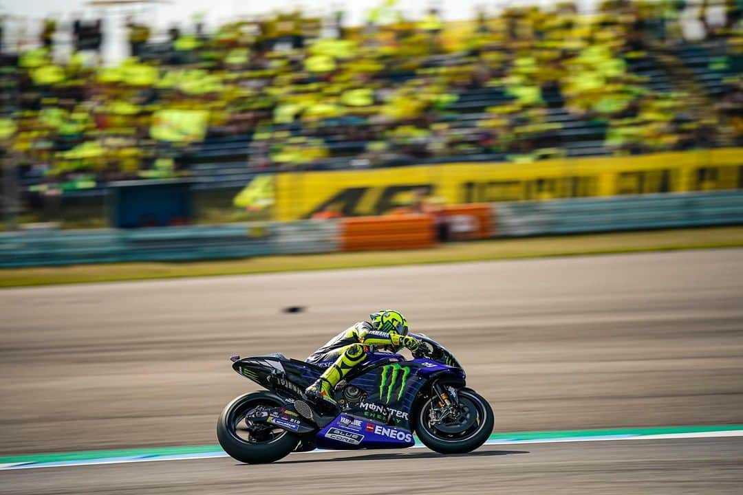 YamahaMotoGPさんのインスタグラム写真 - (YamahaMotoGPInstagram)「@valeyellow46 was on the move in the opening laps of the Dutch GP. A crash ended his challenge abruptly, but don’t worry, fans: he will dust himself off and be back in the saddle again next week at the @sachsenringcircuit. . . #MonsterYamaha | #MotoGP | #DutchGP | #MonsterEnergy | #VR46」7月1日 2時15分 - yamahamotogp