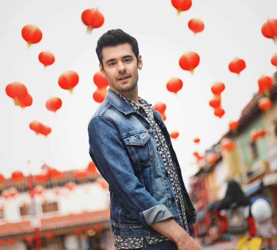 ブレンダン・ロビンソンさんのインスタグラム写真 - (ブレンダン・ロビンソンInstagram)「Wishing all of you an awesome, #lucky week ahead!! . . . Pic by @larrywrightphotography . . #chinatown #losangeles #dtla #summer #chineselanterns #goodluck #positivity #happy」7月1日 2時36分 - brendanrobinson