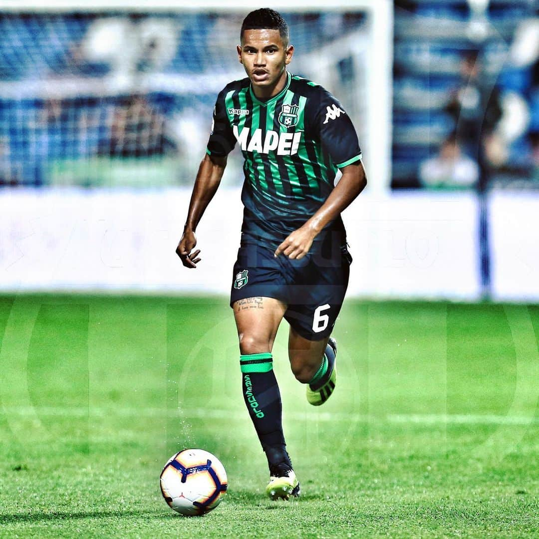 USサッスオーロ・カルチョさんのインスタグラム写真 - (USサッスオーロ・カルチョInstagram)「#Calciomercato: #Rogerio resta in neroverde! Il Sassuolo lo ha acquisito a titolo definitivo dalla Juventus. Il comunicato ufficiale è su www.sassuolocalcio.it 🖤💚 #ForzaSasol」7月1日 2時33分 - sassuolocalcio