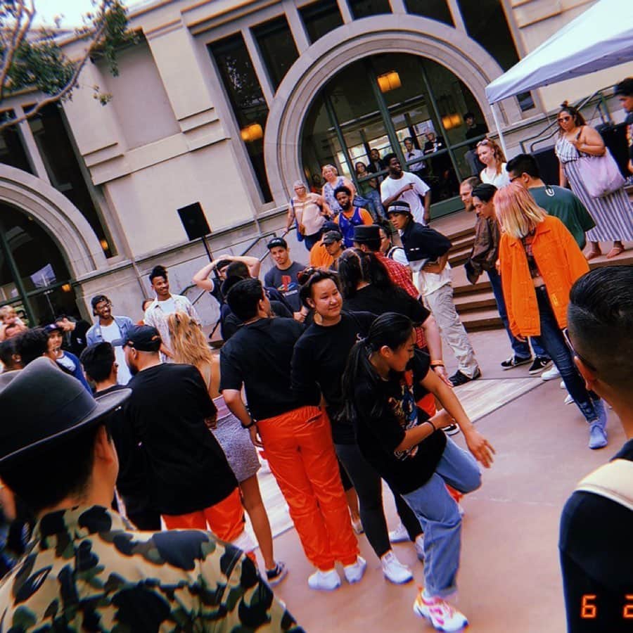 ショーン・エバリストさんのインスタグラム写真 - (ショーン・エバリストInstagram)「Yesterday one of the most important Hip Hop/Urban Dance Competitions on the west coast took place. @officialbodyrocksd is an event that sparked a huge fire in me to make movement a major part of my life when I was young. Events like this are so important for the youth, they help our culture to grow and prosper for future generations to come. . . . . Congratulations to @annasara0 aka Yoda💛 @officialbodyrocksd @png.archive for continuing the legacy. 👏🏽👏🏽👏🏽 Thank you for having me a part of the panel 🙏🏽 Also thank you @movement.lifestyle for working hard at the both and running the streets!! Shout out to all who came to support us and have been for all these years💚 . Yesterday I saw generations of movers and it was beautiful😭 From @logistx_ugf to @theronytay to @kinjaz & @jabbawockeez to even @buddhastretch @linkefc 🙌🏽 There are levels to this thing man. Long story short I enjoyed myself in SD and excited for the future of the dance culture and community.」7月1日 2時48分 - shaunevaristo