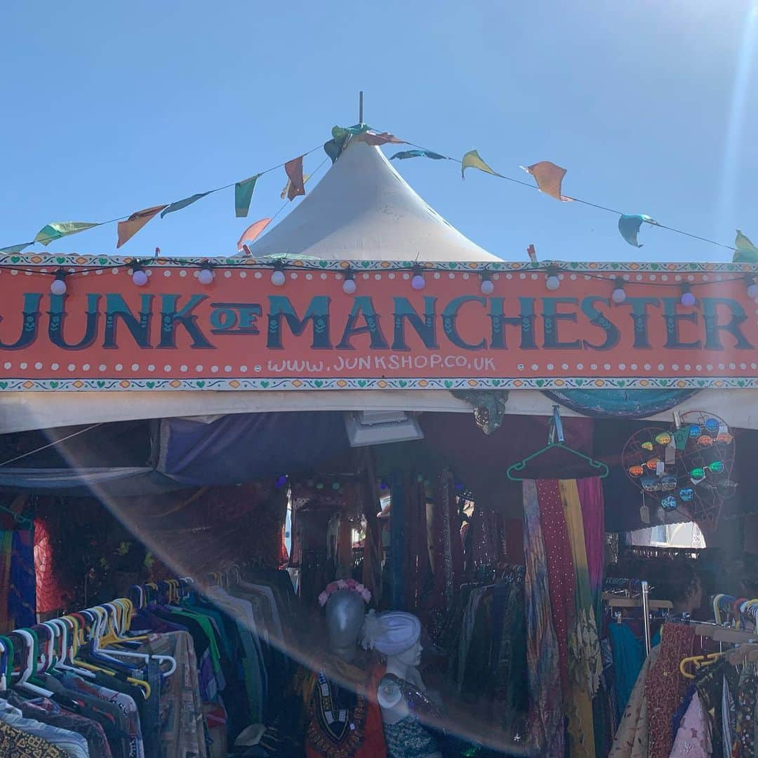 ジェイミー・キャラガーさんのインスタグラム写真 - (ジェイミー・キャラガーInstagram)「#glastonbury2019 as Gerry Cinnamon would say “she is a belter!”」7月1日 2時54分 - 23_carra