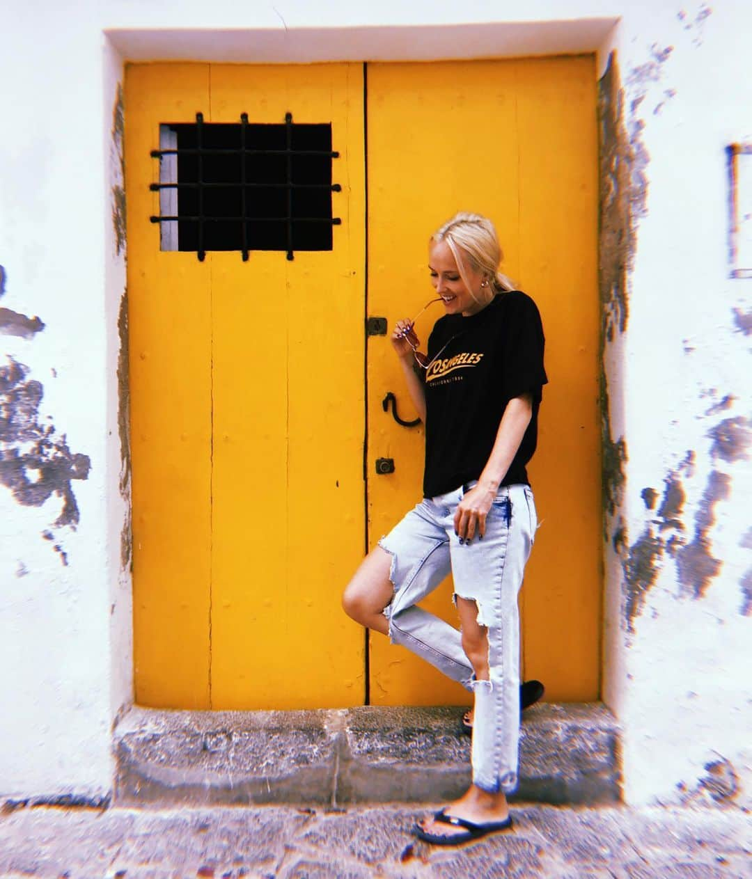 Nika Kljunさんのインスタグラム写真 - (Nika KljunInstagram)「Cus being in Ibiza with friends is more fun 🌻 . @tshibangu  @tommygryson @campapusl @followcamillo . What a charming old town! If you’re in love with traveling, this is def THE place to come visit. 🙃 . #oldtowns #ibizanhound #placetovisit #friendsandfamily #happyhearts 📷 @followcamillo」7月1日 2時58分 - nikakljun