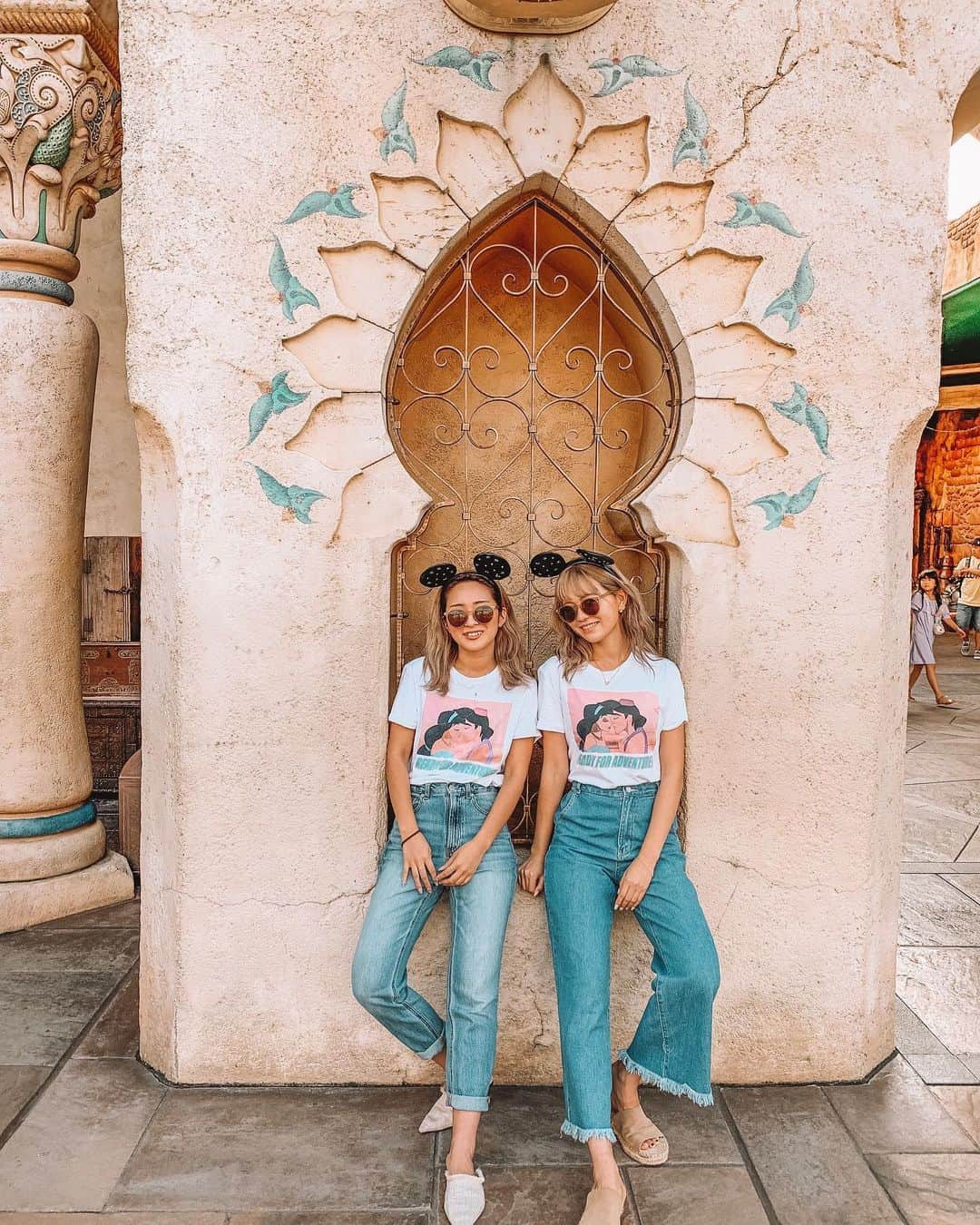 のインスタグラム：「ㅤㅤㅤㅤㅤㅤㅤㅤㅤㅤㅤㅤㅤ twins coorde💜🧡 ㅤㅤㅤㅤㅤㅤㅤㅤㅤㅤㅤㅤㅤ 最近初心に戻って 逆におそろいもかわいいよねって！(笑) ㅤㅤㅤㅤㅤㅤㅤㅤㅤㅤㅤㅤㅤ ㅤㅤㅤㅤㅤㅤㅤㅤㅤㅤㅤㅤㅤ ――――――――――――― ㅤㅤㅤㅤㅤㅤㅤㅤㅤㅤㅤㅤㅤ ㅤㅤㅤㅤㅤㅤㅤㅤㅤㅤㅤㅤㅤ 🗺 #日本 #japan  ㅤㅤㅤㅤㅤㅤㅤㅤㅤㅤㅤㅤㅤ 📍#TDS #tokyodisneysea #ディズニーシー  ㅤㅤㅤㅤㅤㅤㅤㅤㅤㅤㅤㅤㅤ ――――――――――――― ㅤㅤㅤㅤㅤㅤㅤㅤㅤㅤㅤㅤㅤ」