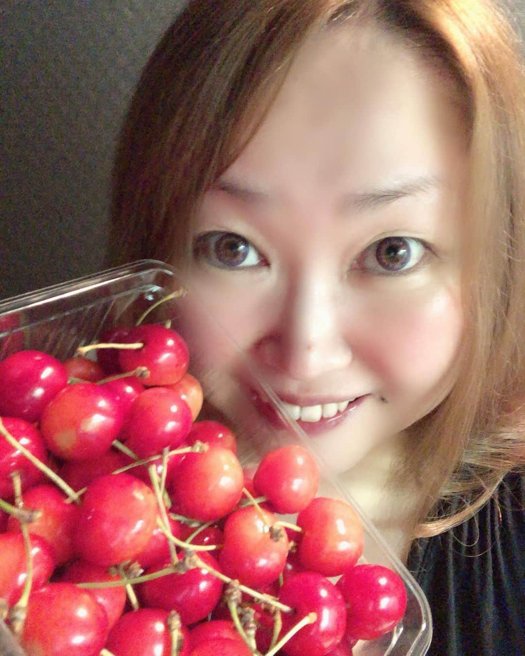 有奈めぐみさんのインスタグラム写真 - (有奈めぐみInstagram)「さくらんぼ🍒贅沢にサイダーにたーくさん入れてさくらんぼポンチにました♡ #av #風俗嬢 #41歳 #渋谷 #熟女 #さくらんぼ #🍒 #ポンチ」6月30日 18時37分 - arina_megu