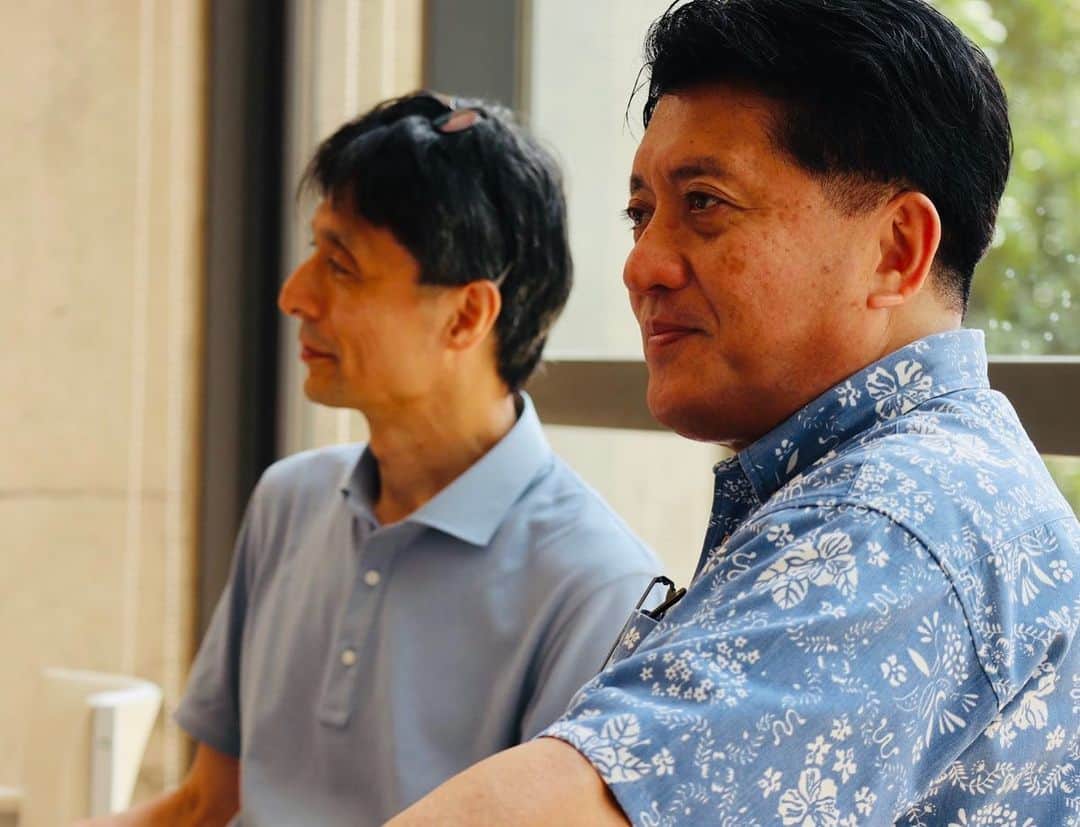 平井卓也さんのインスタグラム写真 - (平井卓也Instagram)「女木島から水上バスで直島に移動。宮浦港近くの草間彌生さんの「赤カボチャ」、藤本壮介さんの「直島パヴィリオン」を見た後、ベネッセハウスミュージアムを訪問。昼食を取りながら有識者の皆さんと様々な意見交換。午前中の雨も止み、すっかり晴天になりました。その後、安藤忠雄さんが設計した李禹煥美術館、地中美術館を訪問。芸術家と建築家、そして瀬戸内の自然との素晴らしいコラボでした。直島の最後に草間彌生さんの「黄カボチャ」を鑑賞しました。 #平井卓也　#自民党　#クールジャパン　#cooljapan #瀬戸内国際芸術祭 #SETOUCHI TRIENNALE #直島」6月30日 18時38分 - hiratakuchan0125