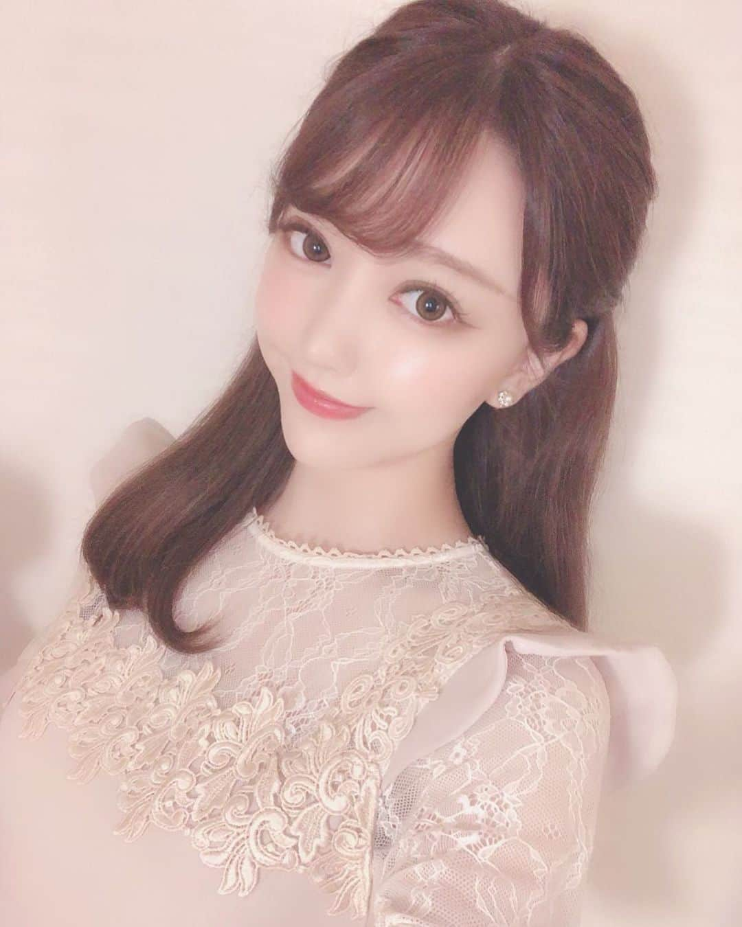 山村ゆりかさんのインスタグラム写真 - (山村ゆりかInstagram)「今日はお家の大掃除してました〜🧹 みんなはなにしてた？(｡☌ᴗ☌｡) . 写真は昨日の〜🤳 . . . #自撮り #japanesegirl #japan #tokyo #idol #アイドル #snidel #スナイデル #ワンピース #followme #makeup」6月30日 18時53分 - rika_m_1221