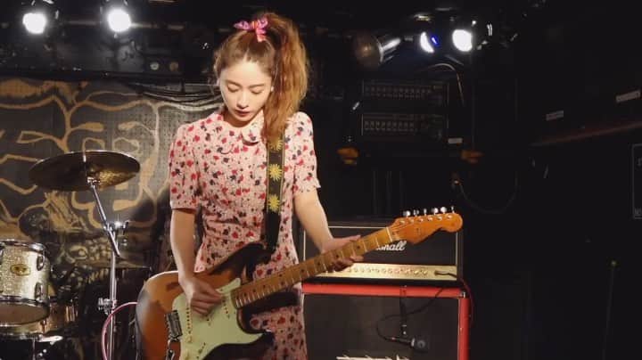 のインスタグラム：「. . さとみちゃんギターもドラムも上手！！ 凄い！！ . . 私も実はドラム出来ます👍🏻 . . #ishiharasatomi #satomiishihara  #いしはらさとみ #石原さとみ」