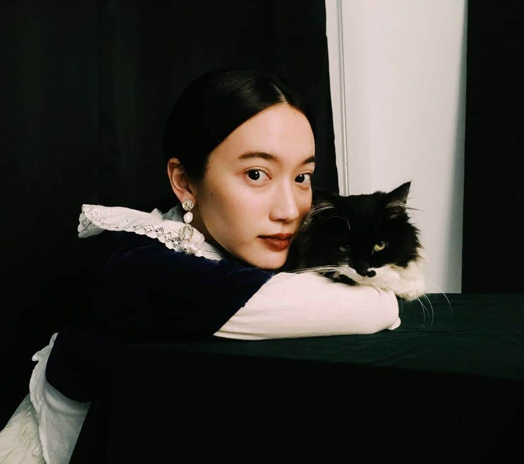 甲斐まりかさんのインスタグラム写真 - (甲斐まりかInstagram)「私ともろこし。 2019年上半期ラストデーは、楽しい事しました😻 お楽しみにっ #catstagram」6月30日 19時28分 - mari_ka95