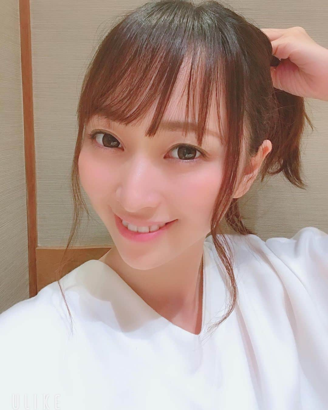 白井美帆さんのインスタグラム写真 - (白井美帆Instagram)「前髪切ったら若返った？ #美白サプリ #アンチエイジングケア 必死な毎日です。 ＊ ＊ #年齢に勝てない #白玉注射したい #2枚目はサイゼリアの間違い探し #難問だったけどなんとか10個発見！」6月30日 19時23分 - shirai_miho77