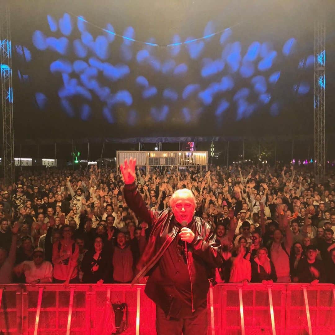 ジョルジオ・モロダーさんのインスタグラム写真 - (ジョルジオ・モロダーInstagram)「Thank you Tinderbox! What a great first festival show of the live tour! #tinderbox #tb19 We’ll be back with the full show on the Maia festival, Brussels Summer Festival @bsfestival and Lowlands Festival @lowlands_fest later this summer!」6月30日 19時36分 - giorgiomoroder