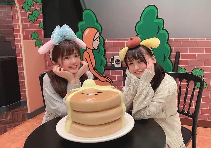 のインスタグラム：「なーとはーのデート❤️その２ #サンリオピューロランド に行ってきたよ〜の巻 とにかく沢山写真撮った！ ここぞとばかりにさ！うん！ そして計画していた件ですが結果は、、、 ①あだ名で呼んでもらう➡︎「りーさん」「りーちゃん」 ②敬語禁止➡︎たま〜にタメ口(笑) 今回はこれが限界でした🤣👏👏 たくさん遊んでもっともっと仲良くなるぞ〜〜！ 最後は、なーとはーのそれぞれのポーズで📸 もう覚えたかなっ？」