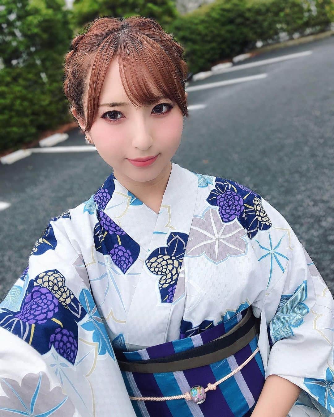 市川愛さんのインスタグラム写真 - (市川愛Instagram)「浴衣着ました👘雨だったの残念☔️ #kimono#浴衣ヘア#浴衣#selfie」6月30日 19時50分 - pkmnai