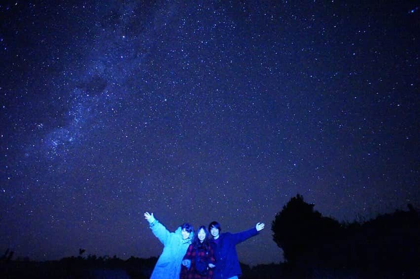 徳永千奈美さんのインスタグラム写真 - (徳永千奈美Instagram)「Had a great time with my friends ✨✨✨ この前、お友達と星空を見に行きました！日常生活でこの星空が見えるなんて最高✨なんでもない日常生活がとっても幸せです😌  #海外 #海外生活 #星空 #大自然 #一眼レフ #photograph #studyabroad  #twinklestar #yolo」6月30日 20時10分 - chinami.tokunaga