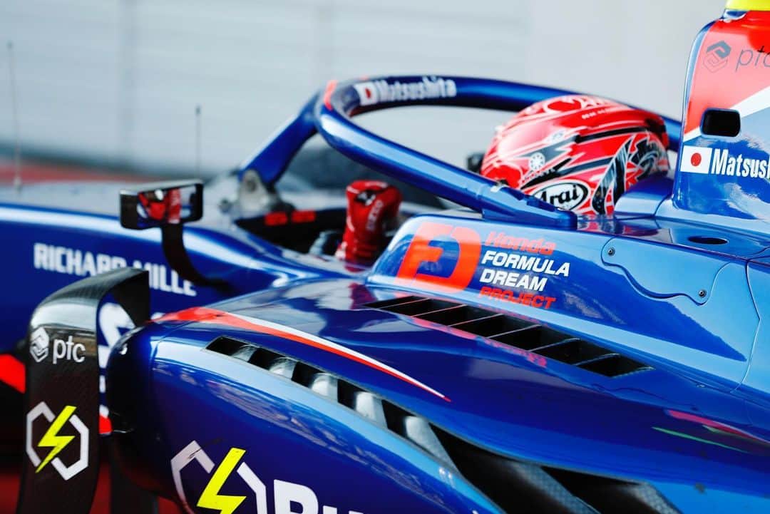 松下信治のインスタグラム：「Nearly made it....but mega pace today from p12 to p5 after pushed out of the track lap 1 but anyway good weekend and we will keep fighting...Next is our home race Silverstone🇬🇧 強いドライビング、ペース。ラップ1に押し出されたのが惜しかったですが、12位から5位でした。表彰台は見えていましたが、あと少しでしたね。また次頑張ります。」