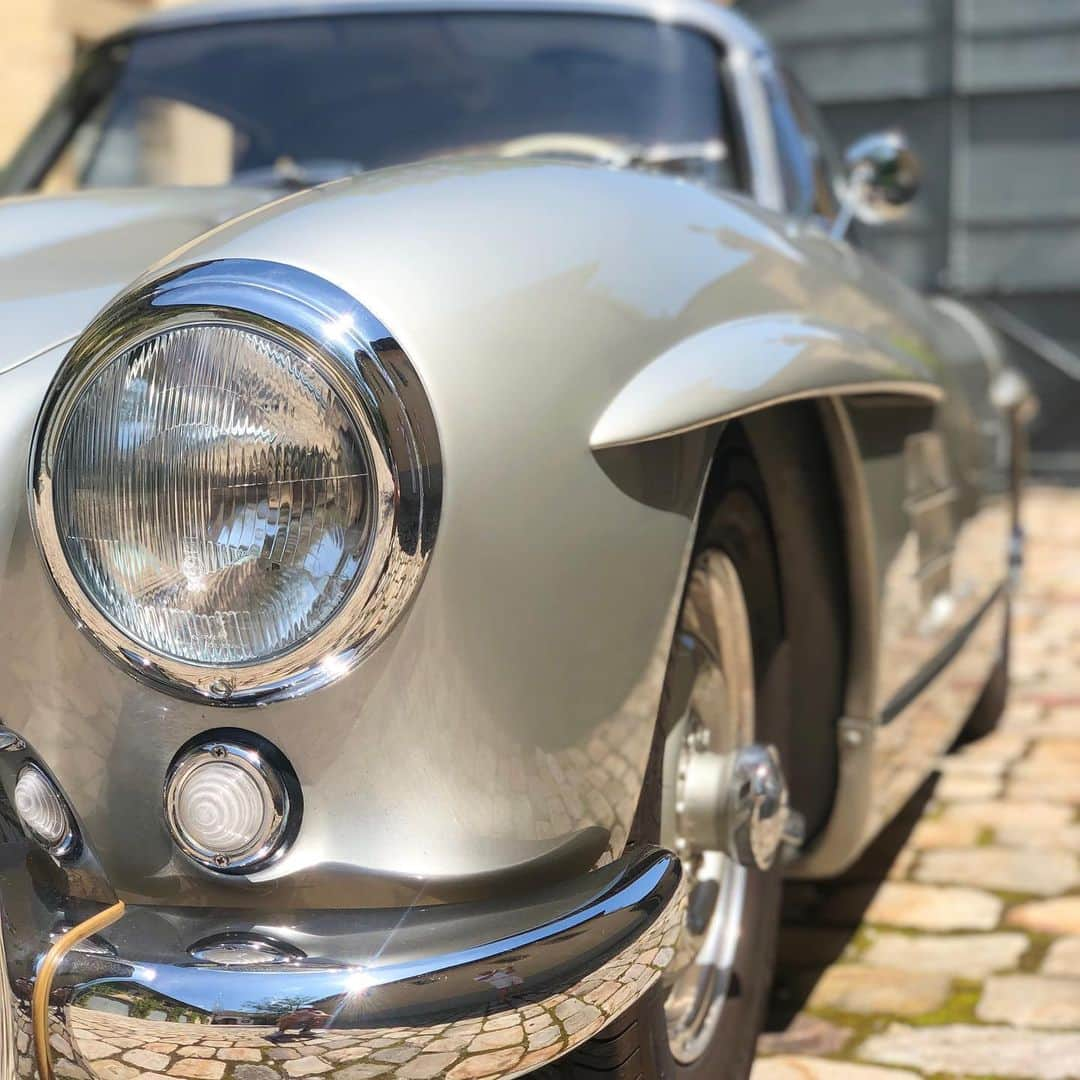 ノーマン・フォスターさんのインスタグラム写真 - (ノーマン・フォスターInstagram)「Rolling sculpture - Mercedes- Benz 300  SL of 1955 .」6月30日 20時17分 - officialnormanfoster