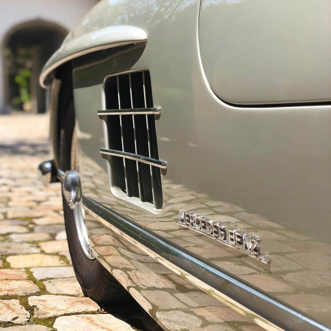 ノーマン・フォスターさんのインスタグラム写真 - (ノーマン・フォスターInstagram)「Rolling sculpture - Mercedes- Benz 300  SL of 1955 .」6月30日 20時17分 - officialnormanfoster