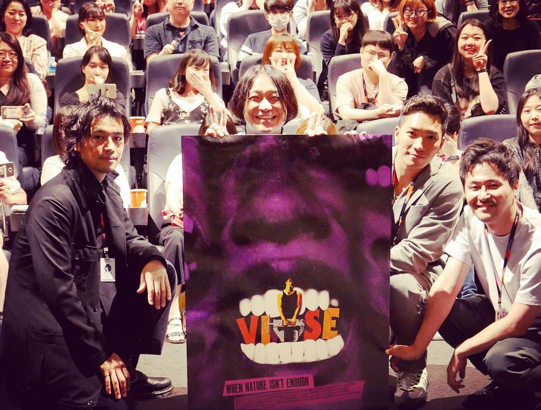 野替愁平さんのインスタグラム写真 - (野替愁平Instagram)「富川ファンタスティック国際映画祭. TEAM万力で韓国行ってきました🔥✨. かなり弾丸でしたが、韓国での「万力」の上映、お客さんの反応が凄く嬉しかったです‼️日本での公開前の今、韓国の皆さんに自信をもらいました😆✨日本での公開&反応が凄く楽しみです‼️🔥. #映画 #万力 #MANRIKI #MOVIE . 韓国→福岡はマジで大変だったけど、やっぱ俺はタフだということがわかりました🤙達成感たまらない😍✨」6月30日 20時19分 - sway_ldh