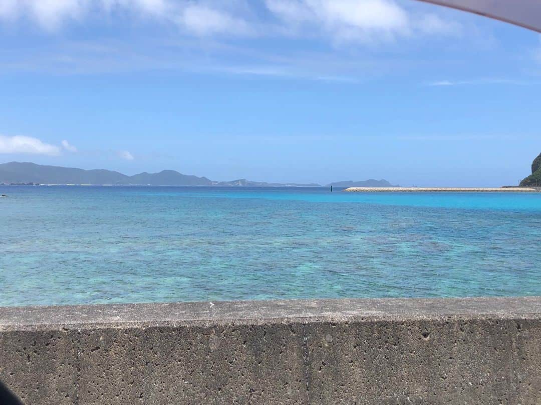 はねゆりのインスタグラム：「今日、泳いだビーチ🏖」