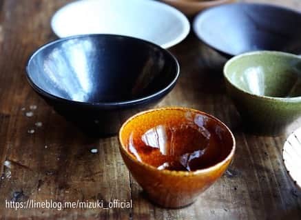 Mizuki【料理ブロガー・簡単レシピ】さんのインスタグラム写真 - (Mizuki【料理ブロガー・簡単レシピ】Instagram)「・ 【ムービー公開】 こんばんはー♩ この度#マルミツポテリ (@marumitsu.poterie )さんの ムービーに出演させていただきました♩ 映像では、私も愛用している器 ''バルバリ''にフォーカスをあて それを''考えた人''、''作った人'' ''使っている人''が それぞれの想いを語っています♩ 自社展示会用に製作され 実際に会場で流れていた映像が 公開されましたので ストーリーorブログから よかったらご覧下さい(*^^*) ・ ・  #ブログ更新しました ・ ・  ブログ(レシピ)はホームのリンクよりご覧下さい↓ @mizuki_31cafe 【Mizuki公式ラインブログ】 https://lineblog.me/mizuki_official/ ・ ・ #スタジオエム#器#マルミツポテリ#動画 #Mizuki#簡単レシピ#時短#節約#料理#レシピ#フーディーテーブル#ブログ#おうちごはん#おうちカフェ#デリスタグラマー#料理好きな人と繋がりたい#料理ブロガー#おうちごはんlover #foodpic#food#follow#cooking#recipe#lin_stagrammer」6月30日 20時33分 - mizuki_31cafe