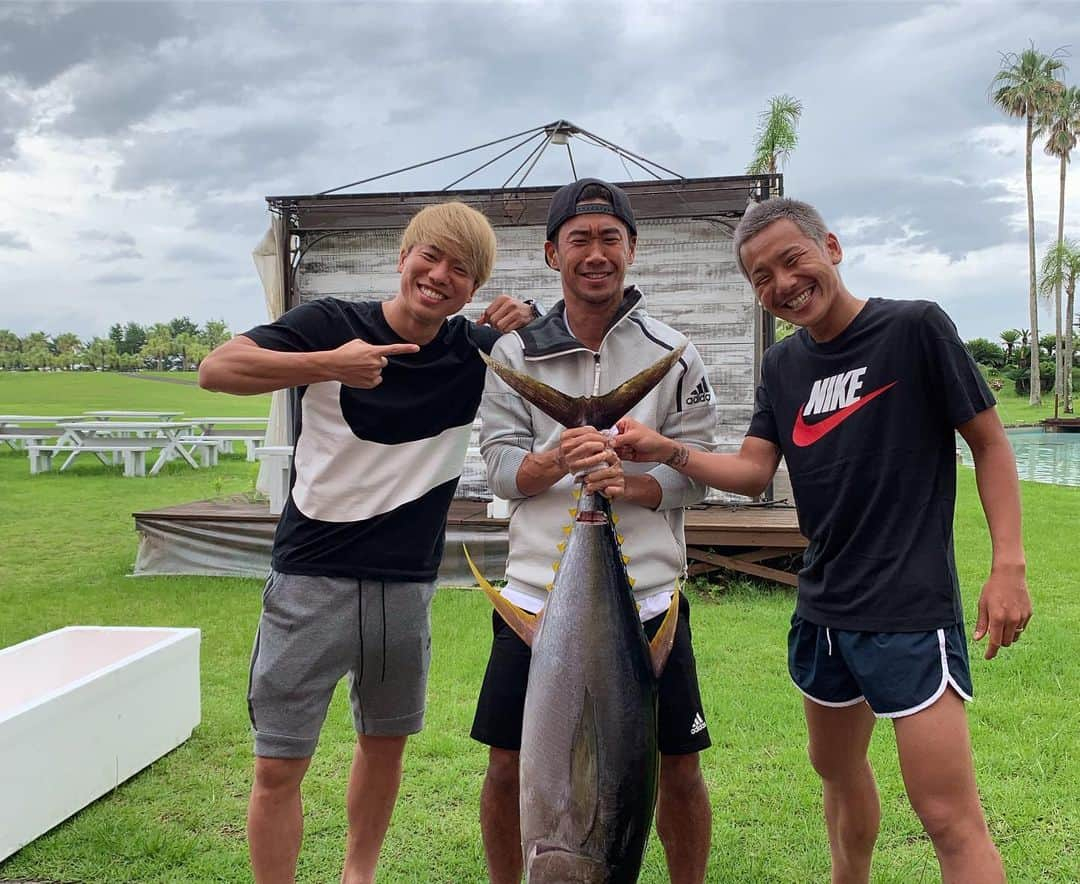 井手口陽介さんのインスタグラム写真 - (井手口陽介Instagram)「宮崎キャンプ終了 毎日良いトレーニングをして 宮崎の美味しいご飯を食べて すごく充実した4日間でした🤩🤤 良い環境を用意してくれた 現地の人達 スタッフ達に感謝いっぱいです！ #香川真司#浅野拓磨 #UDNSPORTS #めっちゃ楽しかったなぁ #毎年参加したい」6月30日 20時39分 - 1227hny