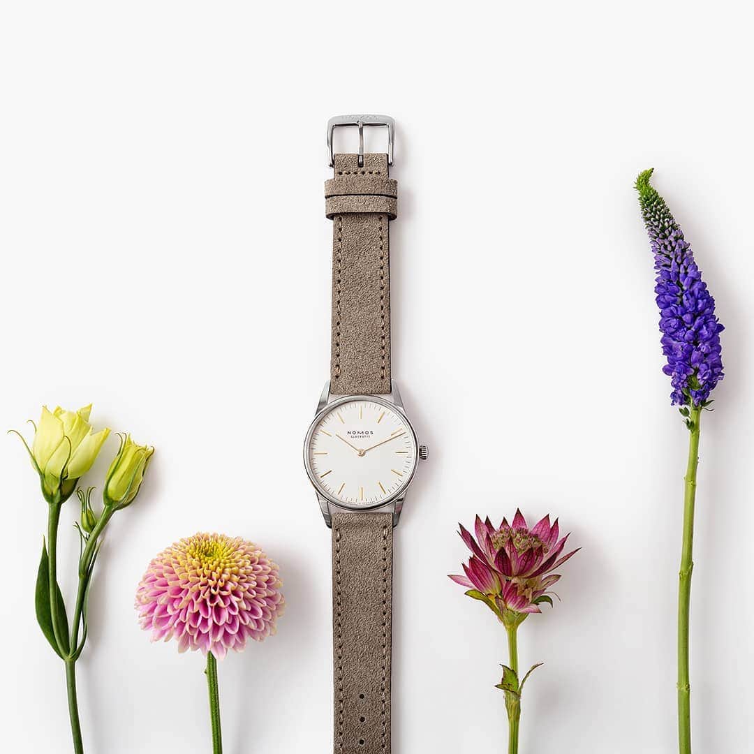 ノモスさんのインスタグラム写真 - (ノモスInstagram)「Watches for love: The wedding bells are ringing and everyone's in love—or would like to be! We have the perfect timepieces for saying "I do," "I love you," or just "I want to make you happy." Enter “nomos wedding watches” in your search engine to see the models and engraving inspiration in our store!  #nomos #nomoslove #watches #nomosorion #nomosduo #weddingwatches #lovebirds #love #couples #sundaylove #mechanicalwatch #glashuette #iloveyou #ido #gifts #luxurygift #weddingbells」6月30日 20時42分 - nomos_glashuette