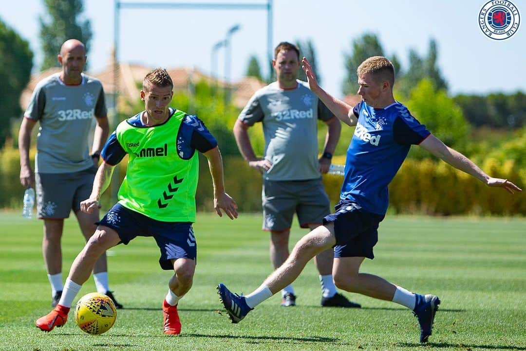 スティーヴン・デイヴィスさんのインスタグラム写真 - (スティーヴン・デイヴィスInstagram)「Good first weeks work 🇵🇹 🏃‍♂️ ⚽️ #preseason」6月30日 20時44分 - s_davis_8