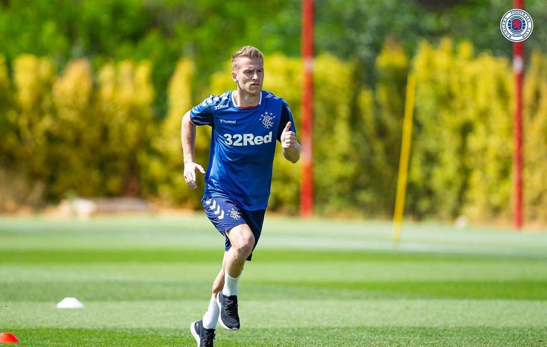 スティーヴン・デイヴィスさんのインスタグラム写真 - (スティーヴン・デイヴィスInstagram)「Good first weeks work 🇵🇹 🏃‍♂️ ⚽️ #preseason」6月30日 20時44分 - s_davis_8