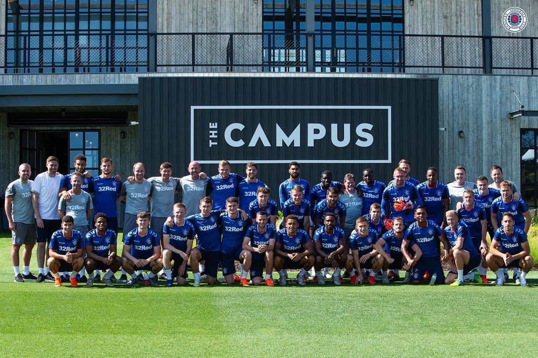 スティーヴン・デイヴィスのインスタグラム：「Good first weeks work 🇵🇹 🏃‍♂️ ⚽️ #preseason」