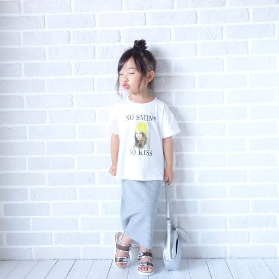 Saraさんのインスタグラム写真 - (SaraInstagram)「. coordinate♡ . @urbancherry_ さんの セットアップで夏コーデ🌈 . 上下別でも使えて 着まわし力抜群💛💛 . T-shirt ▶︎ #urbancherry  skirt ▶︎ #urbancherry  sandal ▶︎ #petitmain  bag ▶︎ #petitmain . . #ootd #kids #kids_japan #kids_japan_ootd #kjp_ootd #kidsfahion #kidscode #kidsootd #kidswear #キッズコーデ #キッズファッション #夏コーデ」6月30日 21時00分 - sarasara718