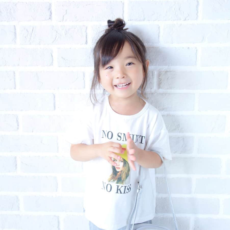 Saraさんのインスタグラム写真 - (SaraInstagram)「. coordinate♡ . @urbancherry_ さんの セットアップで夏コーデ🌈 . 上下別でも使えて 着まわし力抜群💛💛 . T-shirt ▶︎ #urbancherry  skirt ▶︎ #urbancherry  sandal ▶︎ #petitmain  bag ▶︎ #petitmain . . #ootd #kids #kids_japan #kids_japan_ootd #kjp_ootd #kidsfahion #kidscode #kidsootd #kidswear #キッズコーデ #キッズファッション #夏コーデ」6月30日 21時00分 - sarasara718
