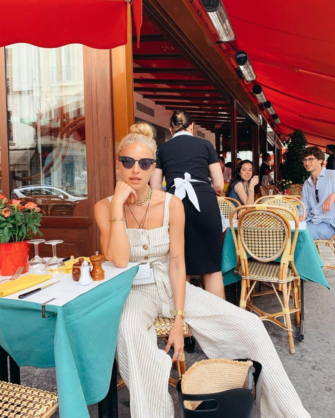 Burcu Esmersoyさんのインスタグラム写真 - (Burcu EsmersoyInstagram)「pazar pazar paris..」6月30日 21時24分 - burcues