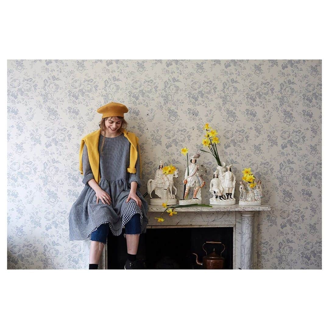 キャベジズ&ローゼズのインスタグラム：「Happiness is the Flora Dress in classic checks 😁 Easy to care for and wrinkle resistant, Flora is short and sweet with a round neck collar and full sleeves ❤️ A very versatile frock, wear her with a pair of jeans or on her own #newnewnew #gingham #sustainableclothing #checks #summerdresses #madeinlondon #britishmade #britishmadefashion #cabbagesandroses #cabbagesandrosesfashion @christina_strutt @cabbagesandroses_shop 👆Link In Bio👆」