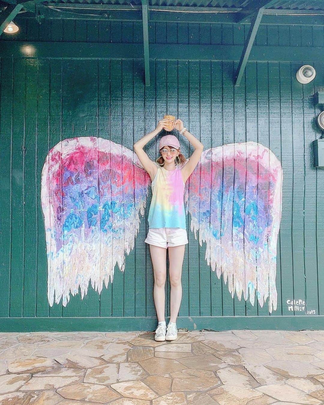 河西里音さんのインスタグラム写真 - (河西里音Instagram)「『Haleiwa Wings』 天使になったょ˙˚ʚ(*´꒳`*)ɞ˚˙ かわゆ💓💓💓💓 ♡ ♡ ♡ #hawaii #オアフ島 #ノースショア #ハレイワタウン #Anahulu橋の少し手前にある #ウォールアート #羽根 #天使 #wing #angel #colorful #pink #pinkgirl #summergirl」6月30日 21時38分 - rion_kasai