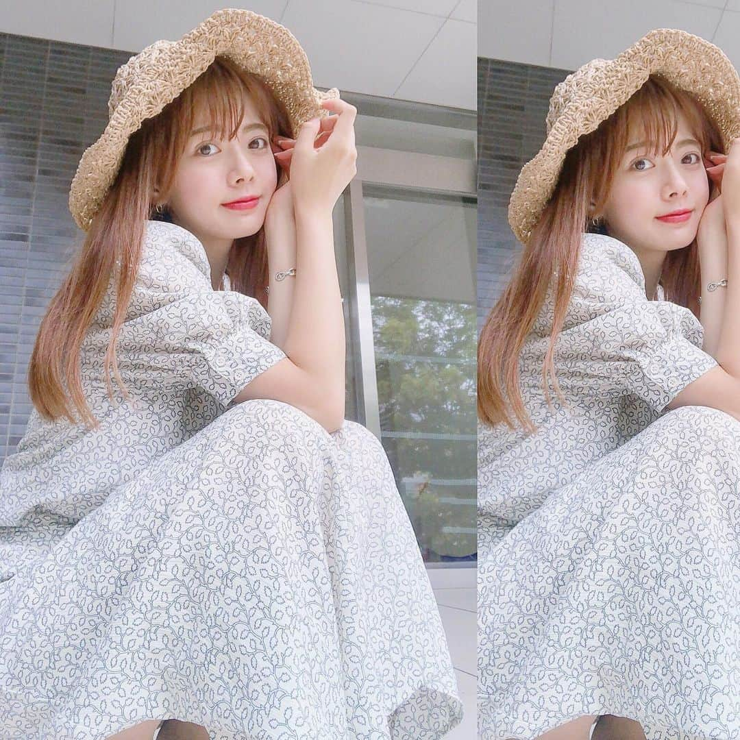 山崎春佳さんのインスタグラム写真 - (山崎春佳Instagram)「👒❁ . このお洋服やっぱりお気に入り☺︎ @titivatejp の #リーフプリントパフスリーブブラウス × #リーフプリントフレアロングスカート のセットです◎ . 新入りの麦わらちゃんと合わせたら柔らかい色合いがぴったりだった！ . この日はノーアイメイクで顔がうすい…まぶたのかぶれがひかなくて最近は控えてる🤦🏼‍♀️💦季節の変わり目なのかな…肌弱いから大変じゃ🤣 . #me #tbt #smile #natural #simle #fashion #ootd #titivate #setup #titivatestyle #strawhat #selfie #ティティベイト #セットアップ #ナチュラル #麦わら帽子 #可爱 #自拍 . #シルバーアクセサリー → #hopeclimb」6月30日 21時45分 - haruka_yamazaki