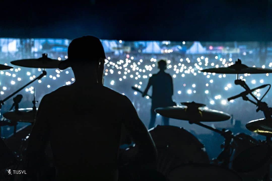 Sum 41さんのインスタグラム写真 - (Sum 41Instagram)「June 28 | @jeraonair | Festivalterrein, Ysselsteyn, NL 📷: @tijsvl  #JOA19 #JERAONAIR」7月1日 3時18分 - sum41