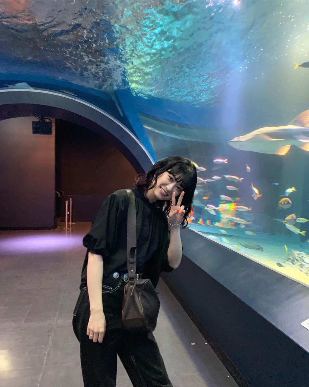 広瀬ちひろさんのインスタグラム写真 - (広瀬ちひろInstagram)「水族館デート🐠💙 . 服はタグ付けしてあります！ トップスは古着〜」6月30日 21時52分 - chi_hirose