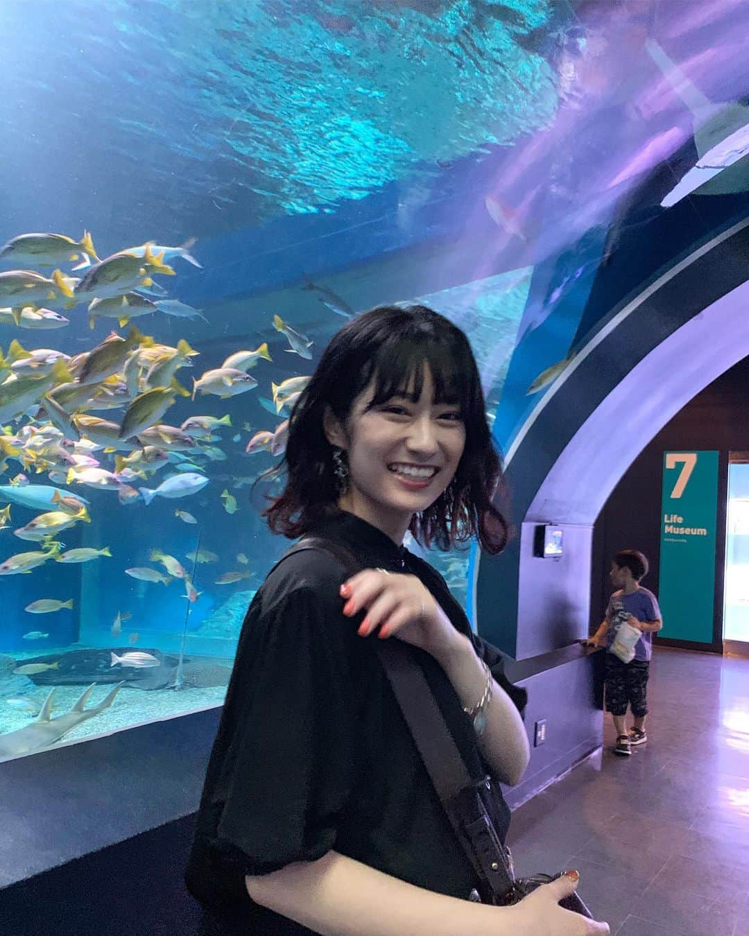 広瀬ちひろさんのインスタグラム写真 - (広瀬ちひろInstagram)「水族館デート🐠💙 . 服はタグ付けしてあります！ トップスは古着〜」6月30日 21時52分 - chi_hirose