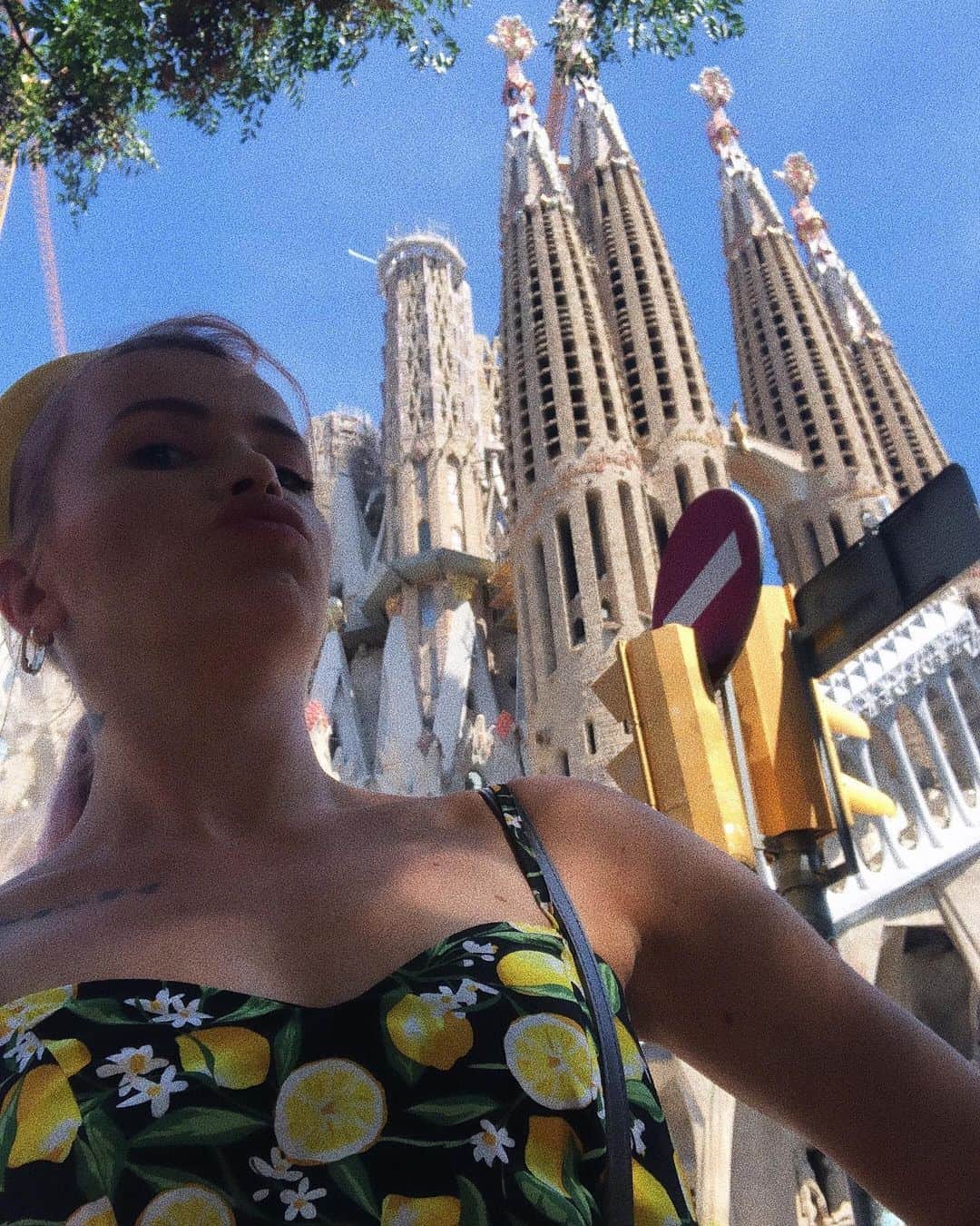 Juliett K.さんのインスタグラム写真 - (Juliett K.Instagram)「Moje cytrynki w Barcelonie 👌🏼🍋 Pytaliście o ten zestaw - @tezenisofficial #tezenisgirl」6月30日 21時58分 - maffashion_official