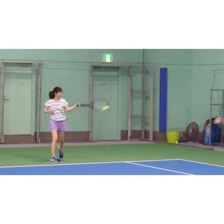 川又智菜美のインスタグラム：「🎾🎾🎾﻿ 明日から#ウィンブルドン が開幕します😆﻿ ﻿ 誰が勝ちあがるのか予想したりと﻿ 開幕前から楽しませていただいています👏笑﻿ ﻿ やっぱりグランドスラムは特別な感じがしますね☺️﻿ ﻿ ということで、今日は久しぶりに﻿ テニスの練習動画をあげてみました〜🌟﻿ ﻿ フォアハンド中心です😌﻿ ﻿ ウィンブルドン期間中どこかで﻿ 真っ白なウェアを着てプレイしたいなぁ☺️﻿ ﻿ #テニス #テニス女子  #日々練習 #テニス好き﻿﻿﻿ #うまくなりたい #強くなりたい #tennisgirl ﻿﻿﻿﻿ #エレッセ #ellesse #ヨネックス #yonex #asicstennis #ちなみテニス﻿ #テニスウェア ﻿﻿#練習動画 #アナウンサー #セントフォース #川又智菜美﻿﻿ #ノアインドアステージ」