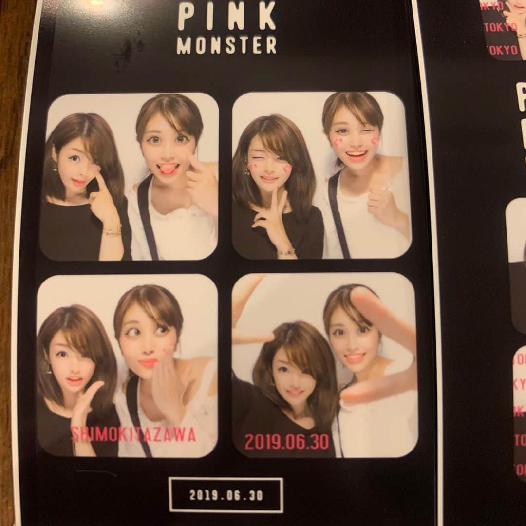 知念紗耶のインスタグラム：「観劇前にりささんとプリクラ📸もはや恒例？！なんか前回のも送られてきた。笑 ちなみに35歳と27歳🤣笑 目が3倍くらいの大きさになってて原型ないね🤣修正技術に👏 #プリクラ #修正 #宇宙人 #もはや別人 #下北沢」