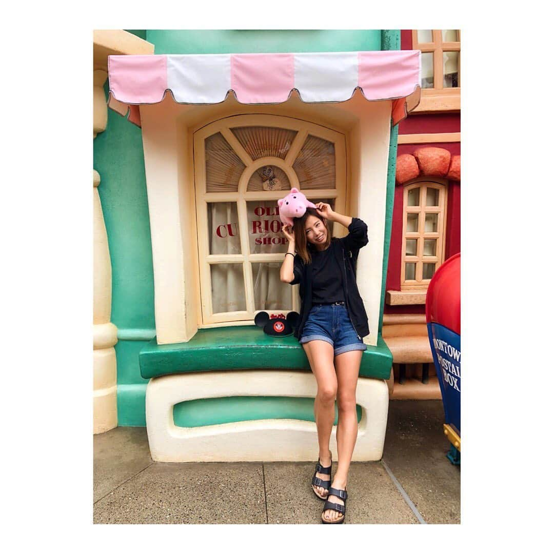 下門美春さんのインスタグラム写真 - (下門美春Instagram)「今日は4日前くらいに急遽6月末までのディズニーランドのチケットを頂いたので行ってきた☺️✨ 人少なくてめっちゃ充実して遊べた😂笑笑 楽しかったなぁー 今までの終日ディズニー史上1番時間が早く感じた😭❤️ また明日から頑張ろうー💪✨！ #japan #marathon #runner #マラソン #マラソン女子 #ランニング #ランニング女子 #ディズニーランド #七夕の願い事書いた #女子アスリート の #休日 #帽子を買うのを悩んで #ハムのぬいぐるみにしてずっと持ってた 笑」6月30日 22時20分 - 38shimo