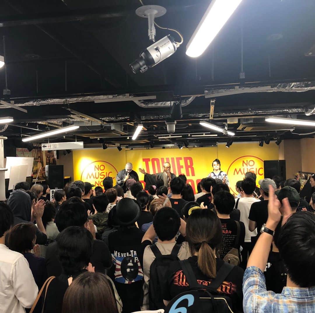 人間椅子のグルメインスタ