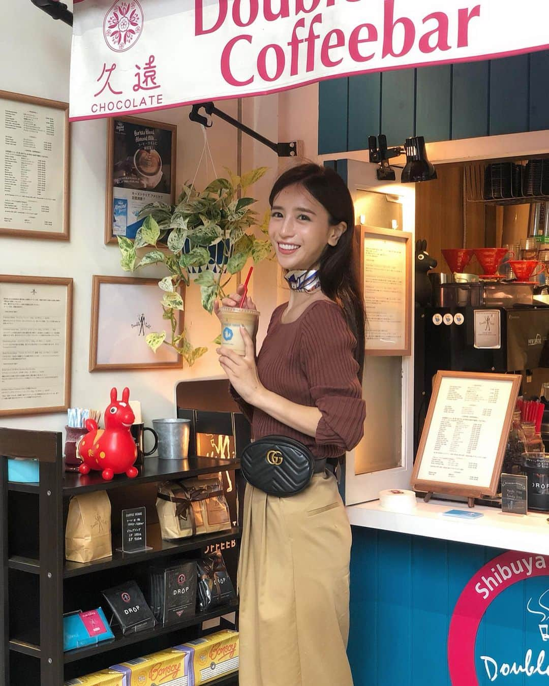 丸山悠美さんのインスタグラム写真 - (丸山悠美Instagram)「cocoti shibuyaの1Fにあるダブルトールコーヒーのアイスラテ美味しい〜✨﻿ ﻿ ちょうどロディとcocotiがコラボしていて﻿ あちらこちらにロディさんがいらっしゃいます。﻿ カップやコースターまで愛らしい🐾👀﻿ ﻿ 気になってエレベーターを上がって﻿ 347カフェを覗いてみたら﻿ プールがすごいことに！﻿ ﻿ これは子どもが喜ぶなぁ...🥺﻿ 娘の喜ぶ顔を想像して、ついニヤニヤ。﻿ ﻿ 雨だけどカラフルなロディが可愛いくて﻿ ほっこり、明るい気持ちになりました❤️﻿ ﻿ @cocoti_shibuya﻿ 7/21(日）までの期間限定です。﻿ 私も子連れでまた行きたいです✨﻿ ﻿ #cocoti渋谷 #cocoti #ロディカフェ #ロディ #ダブルトールコーヒーバー #渋谷 #コーヒー #カフェ #渋谷カフェ #子連れ #親子 #ママ #shibuya #coffee #promotion」6月30日 22時38分 - maruyumi