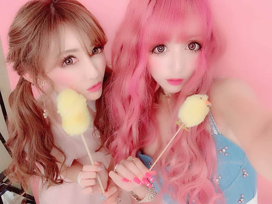 寿リリカさんのインスタグラム写真 - (寿リリカInstagram)「♡ ピンクヘアの可愛い❤️ねもちゃん❤️ らぶぴよ〜🐤💕💕 ♡ #姉ageha撮影 #姉アゲハ #ねもやよ ちゃん❤︎ #姉アゲハモデル #姉agehaモデル #姉ageha」6月30日 22時45分 - ririkakotobuki