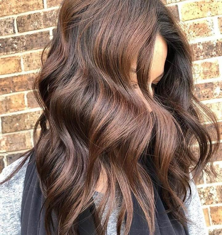 CosmoProf Beautyさんのインスタグラム写真 - (CosmoProf BeautyInstagram)「We❤this brunette a choco-lot🍫😍 ✨ #CosmoPro @davidsolis22 painted with @goldwellus Silklift 9% and glazed with Goldwell Colorance. @olaplex used in Goldwell Silklift to keep his clients hair💪. ✨ Find Goldwell Silklift and all your other Goldwell favorites at #cosmoprofbeauty for #licensedtocreate artists . . #repost #goldwell #goldwellcolor #goldwellapprovedus #olaplexlove #brunette #brunettehair #brunettes #chocolatebrown #brunettebalayage #balayagespecialist #livedinhair」6月30日 23時00分 - cosmoprofbeauty