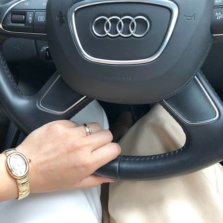 麻美さんのインスタグラム写真 - (麻美Instagram)「今週はAUDIに乗ろう〜🚘 ． ストーリーでみんなに何乗ろうかな？って聞いたら お返事は圧倒的にAUDI🚘 ． AUDIって人気あるんだね💕 ． 今まで乗ったことなかったし NOマークだったけど ． 楽しみ😆😆😆 ．」6月30日 23時16分 - mami0s