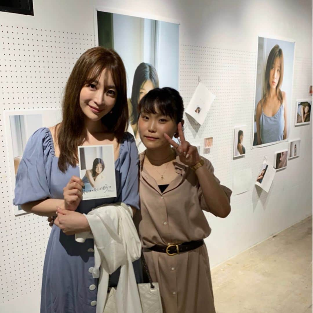 竹内渉さんのインスタグラム写真 - (竹内渉Instagram)「大好きなカメラマンの佐野円香さん @sanomadoka_photo の個展へ行ってきました🥺💓私もお仕事で円香さんに撮っていただいた事がありますが、何故か不思議と円香さんの写真は元気になる🥺そして会うと優しい気持ちになれます🥰私もいつか誰かを優しい気持ちにさせてあげれるようになりたいな🥺🕊* * そして告知！（今日のtheGolfのOAは観てくれましたか？😊） 明日は21:00からFINDER JAPAN TV 公開生放送があります☺️ 是非観に来てね^^ 詳細はこちら↓ http://www.wallop.tv/?cpt_discography=finderjapantv」6月30日 23時18分 - ayumu_takeuchi